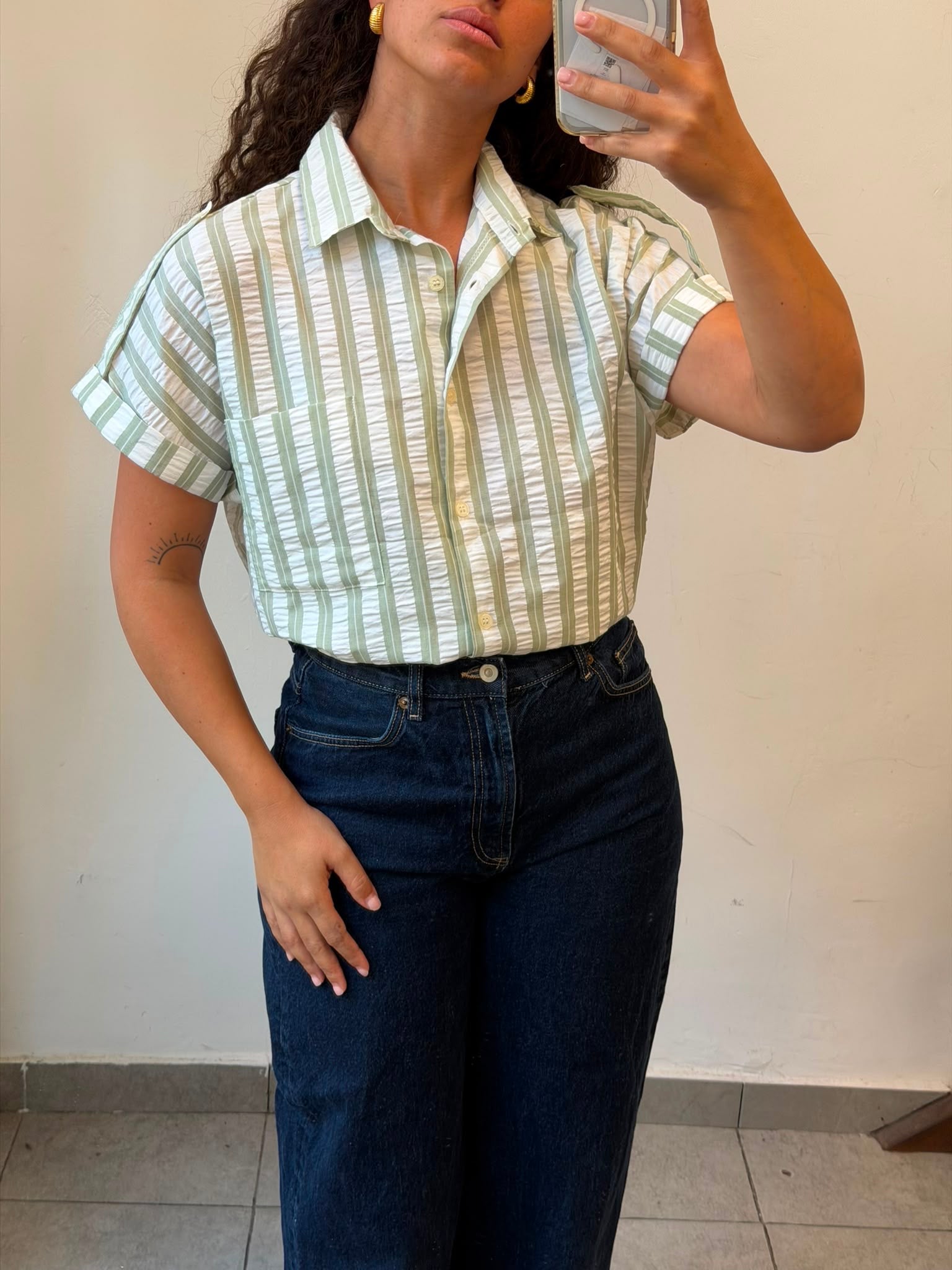 Striped Botton-up shirt in White&Green L