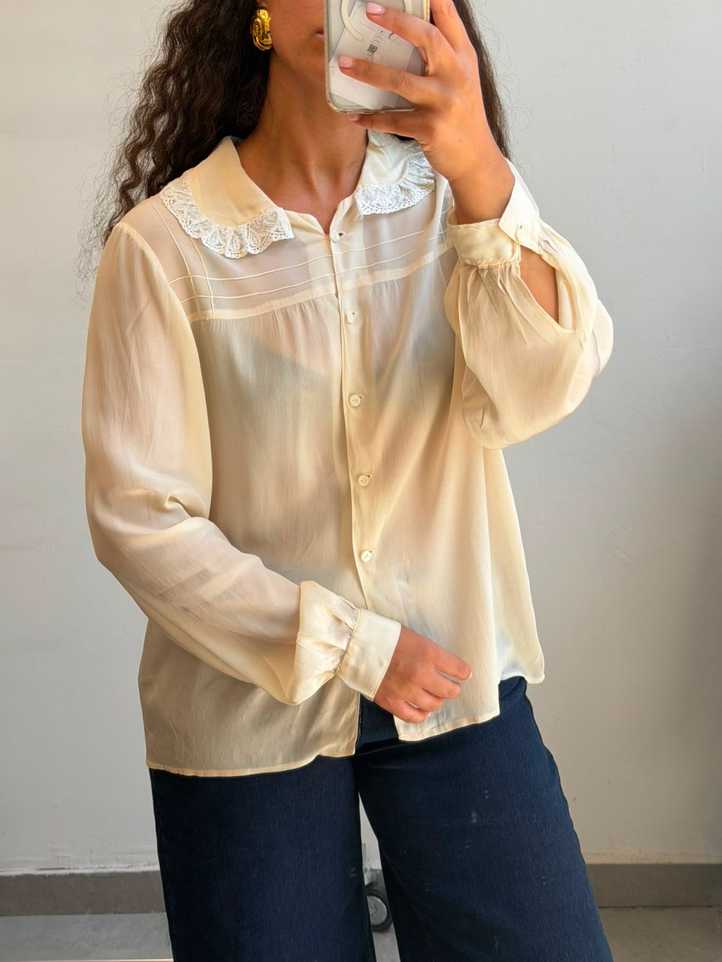 Silk Botton-up long sleeve shirt in cream L