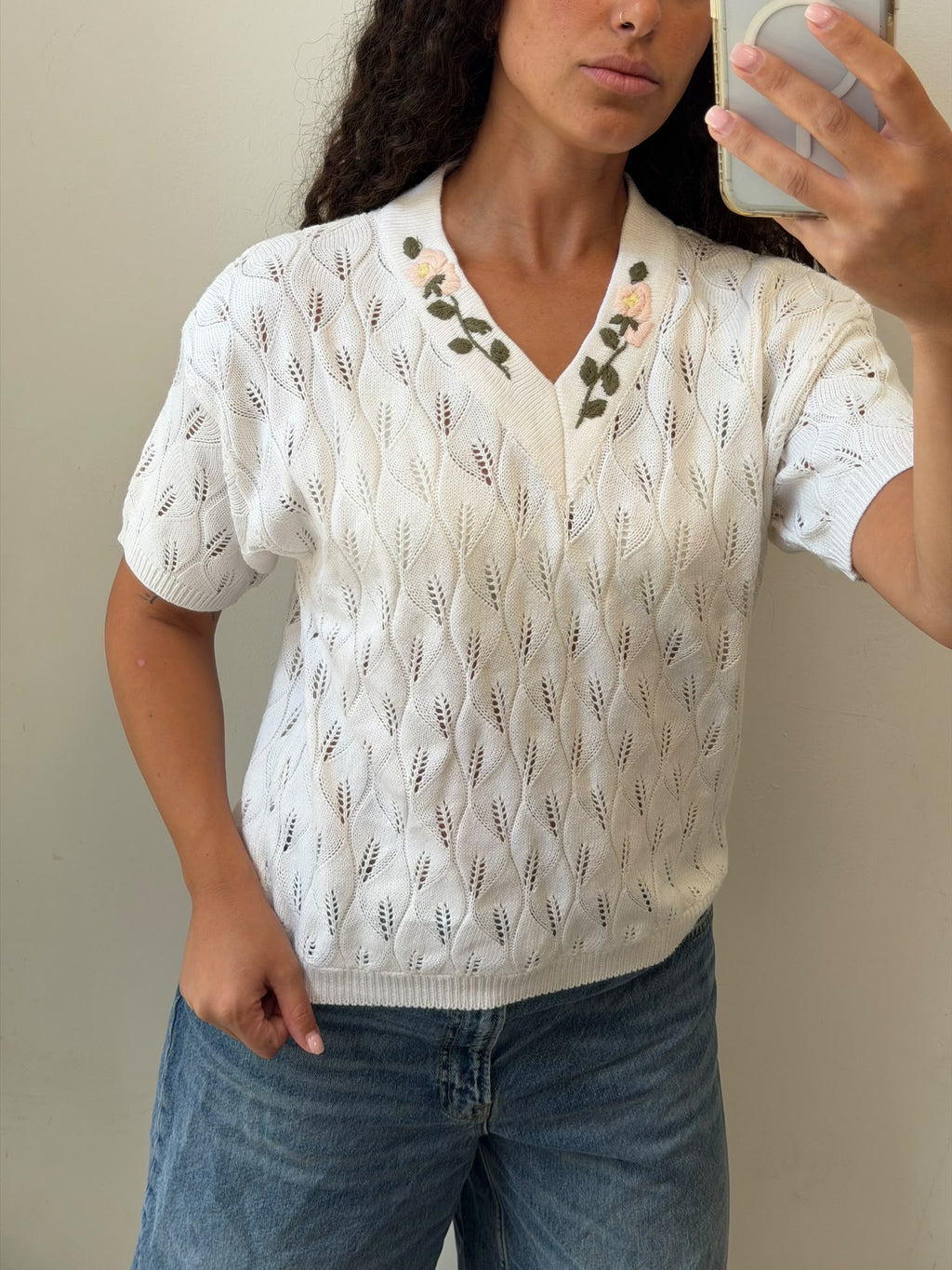 Knitted shirt with flowers embroidery size L
