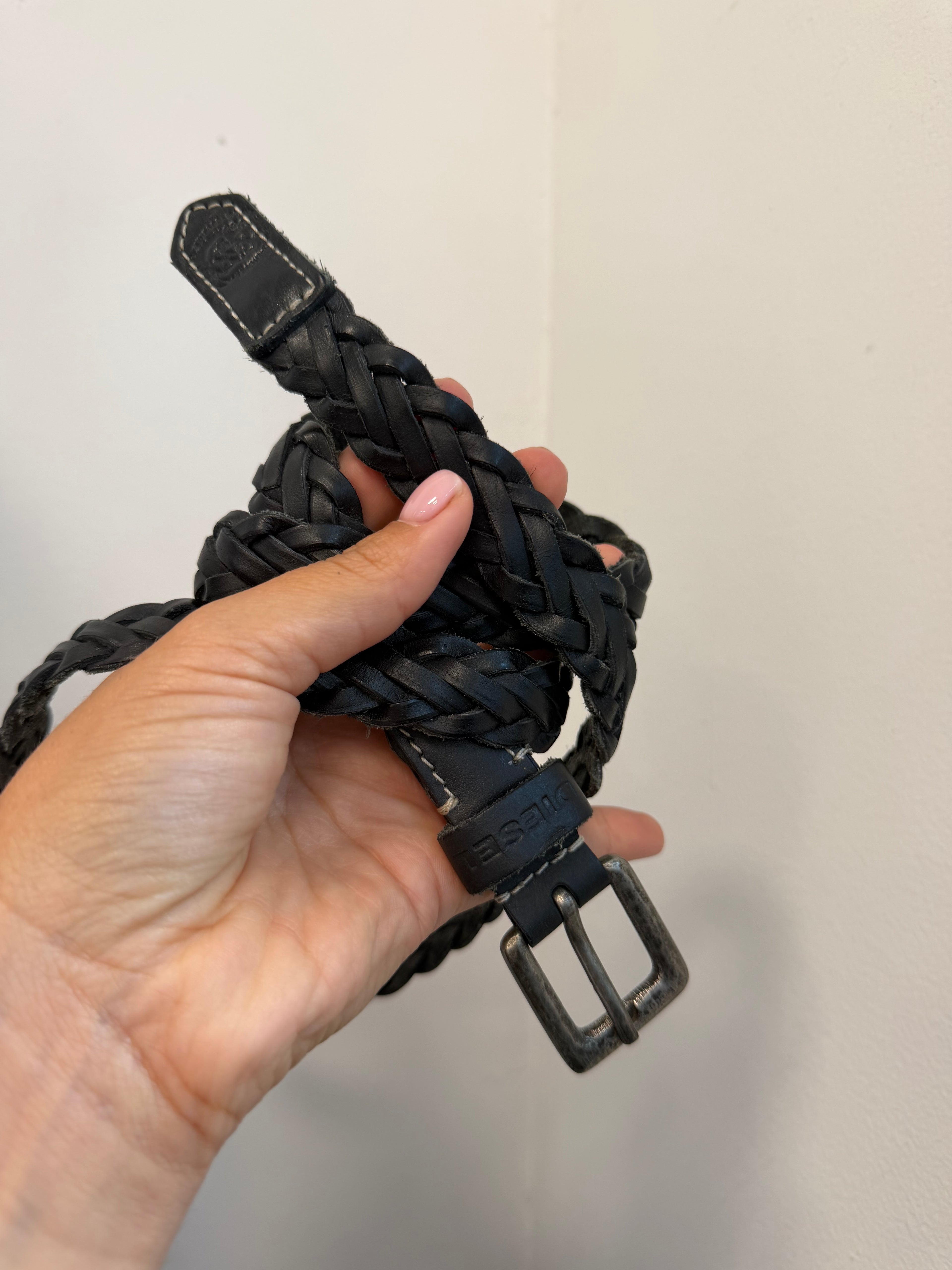 חגורת עור דיזל תתאים עד 40