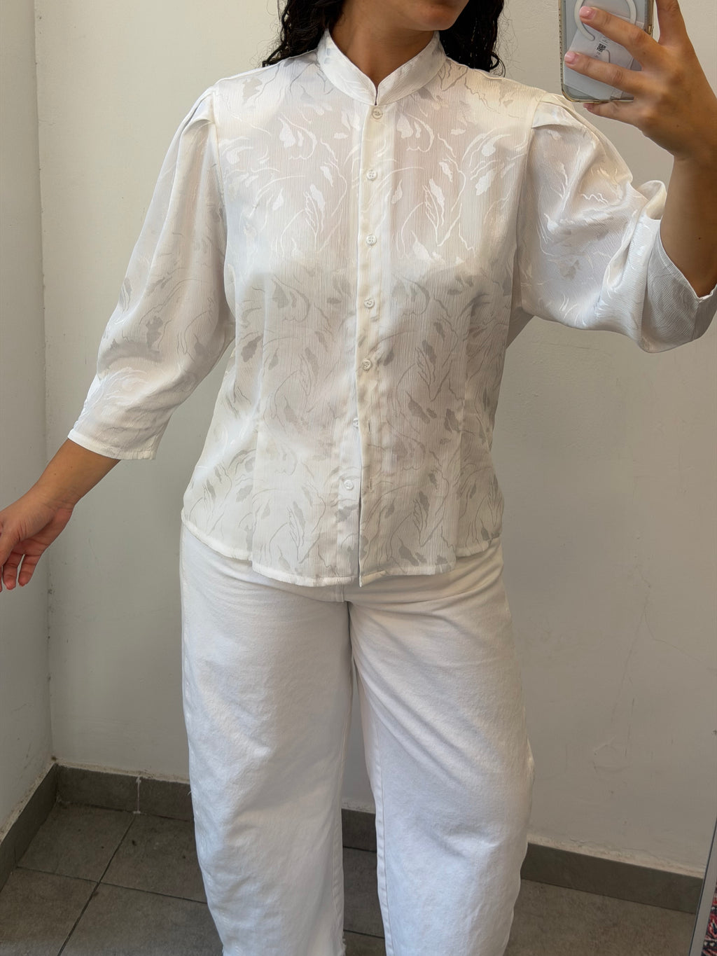 Botton-up shirt in white M