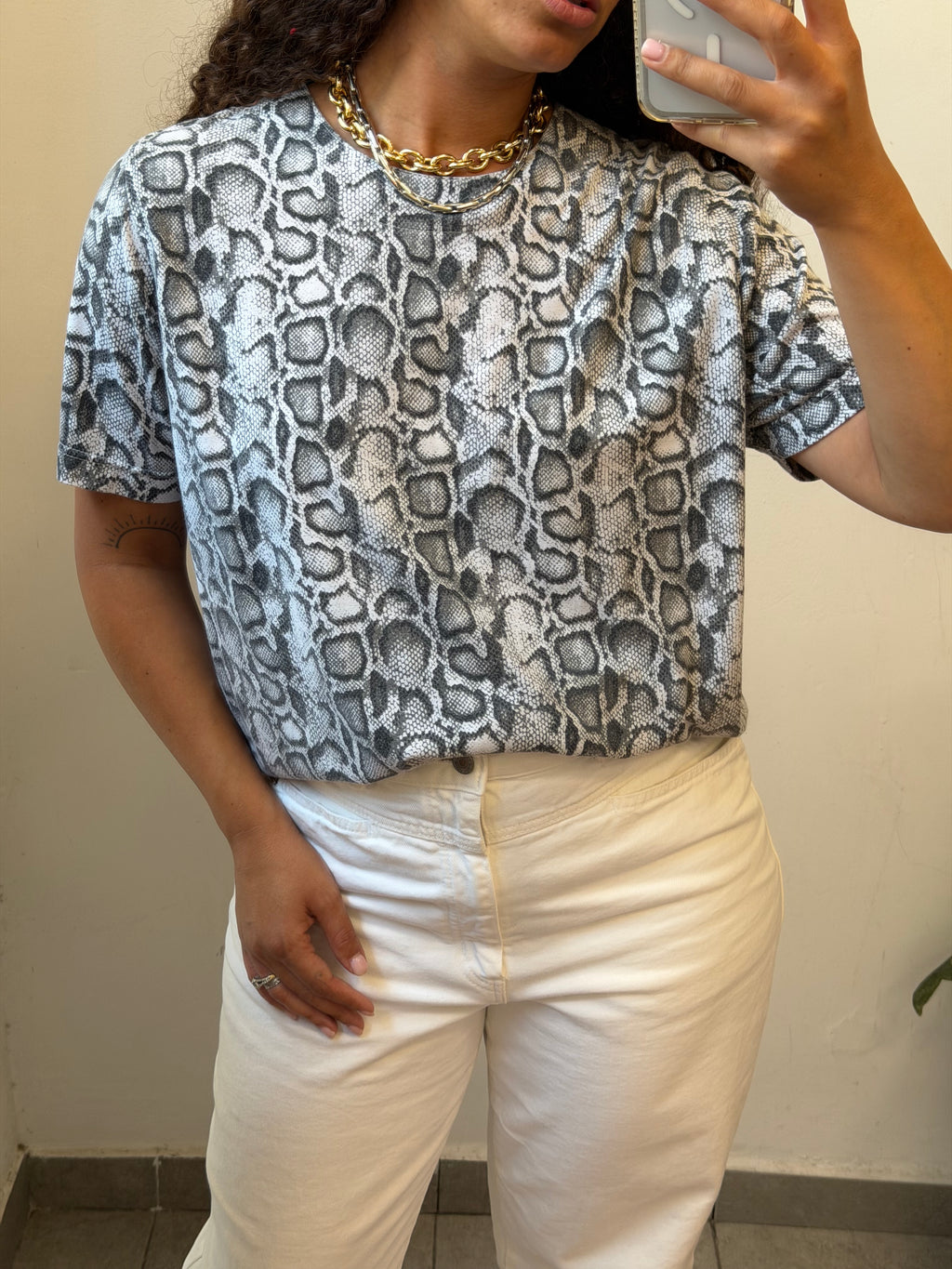 חולצת טריקו בפרינט מנוחש אפור M-XL