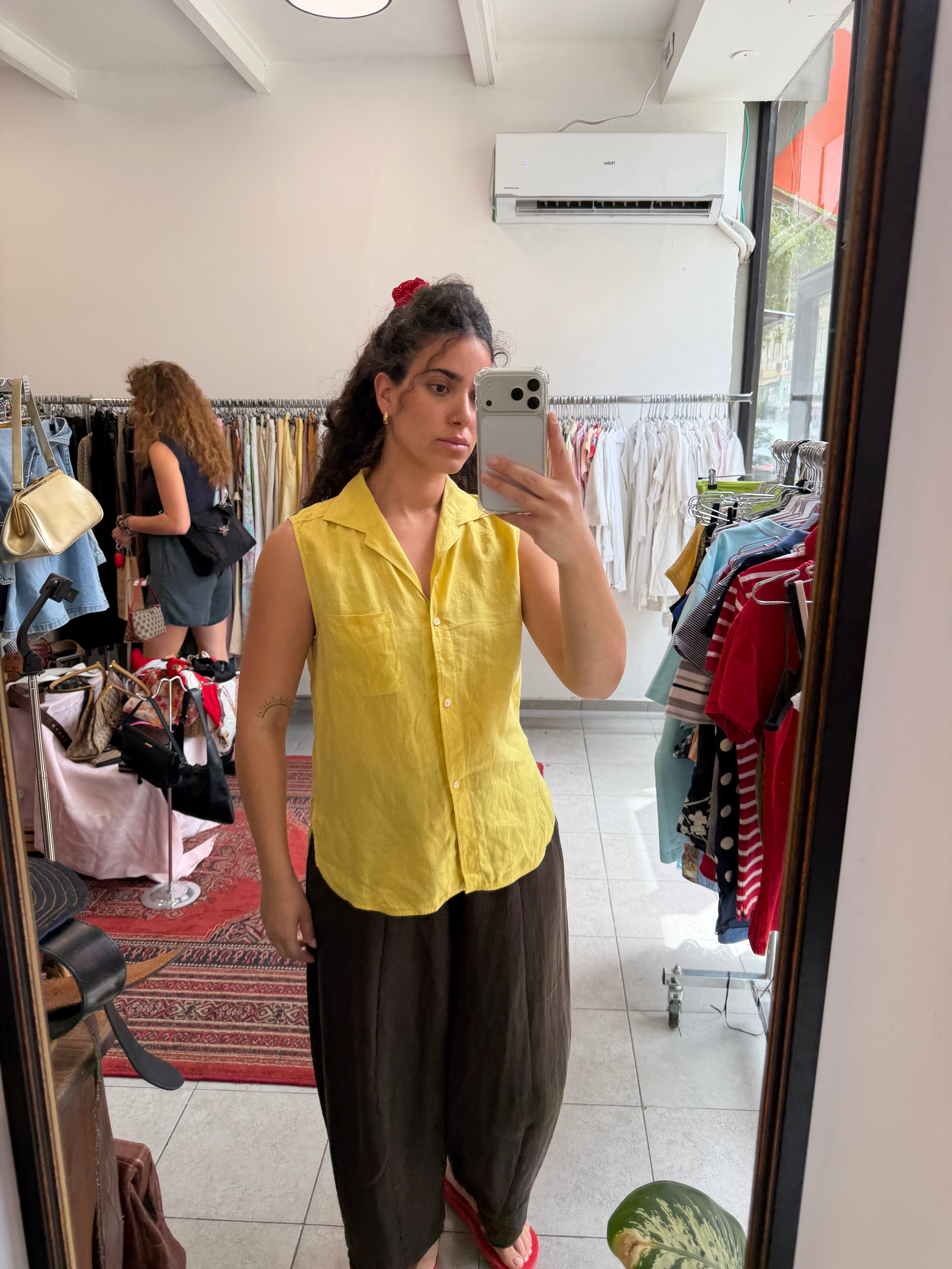 גופיית פשתן של max mara בצבע צהוב עד L