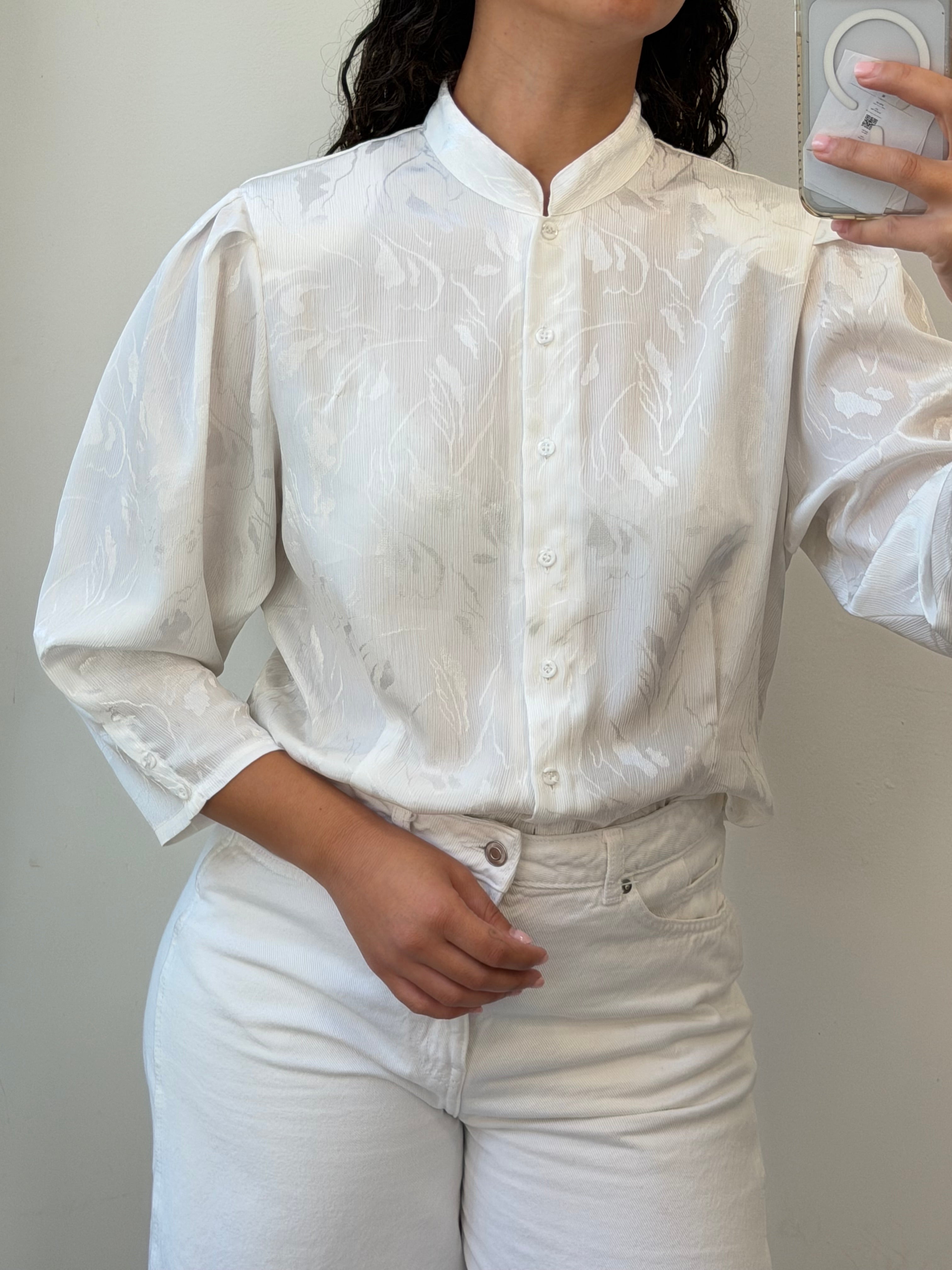 Botton-up shirt in white M