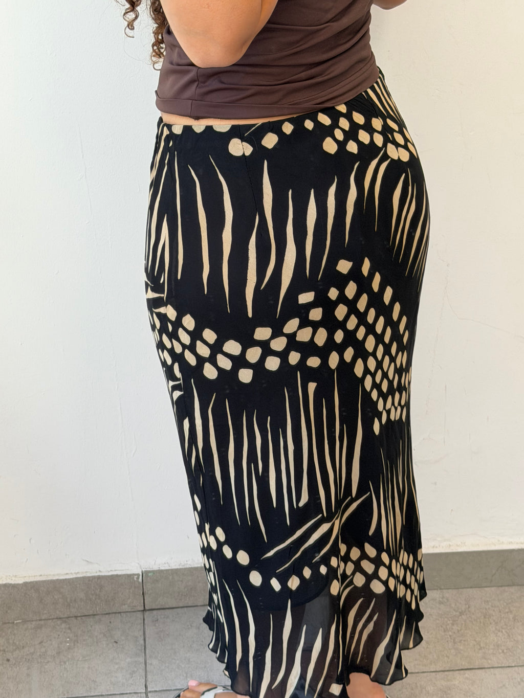 Mid-Length Skirt 42-44