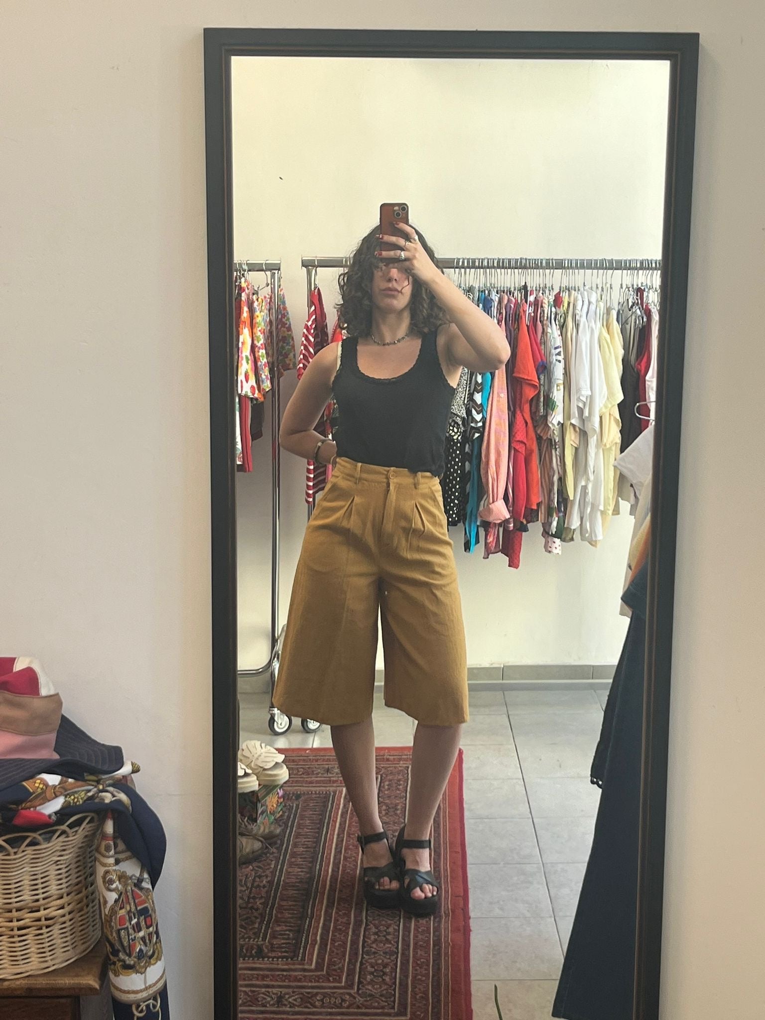 מכנס ברמודה קצר בצבע צהוב חרדל S