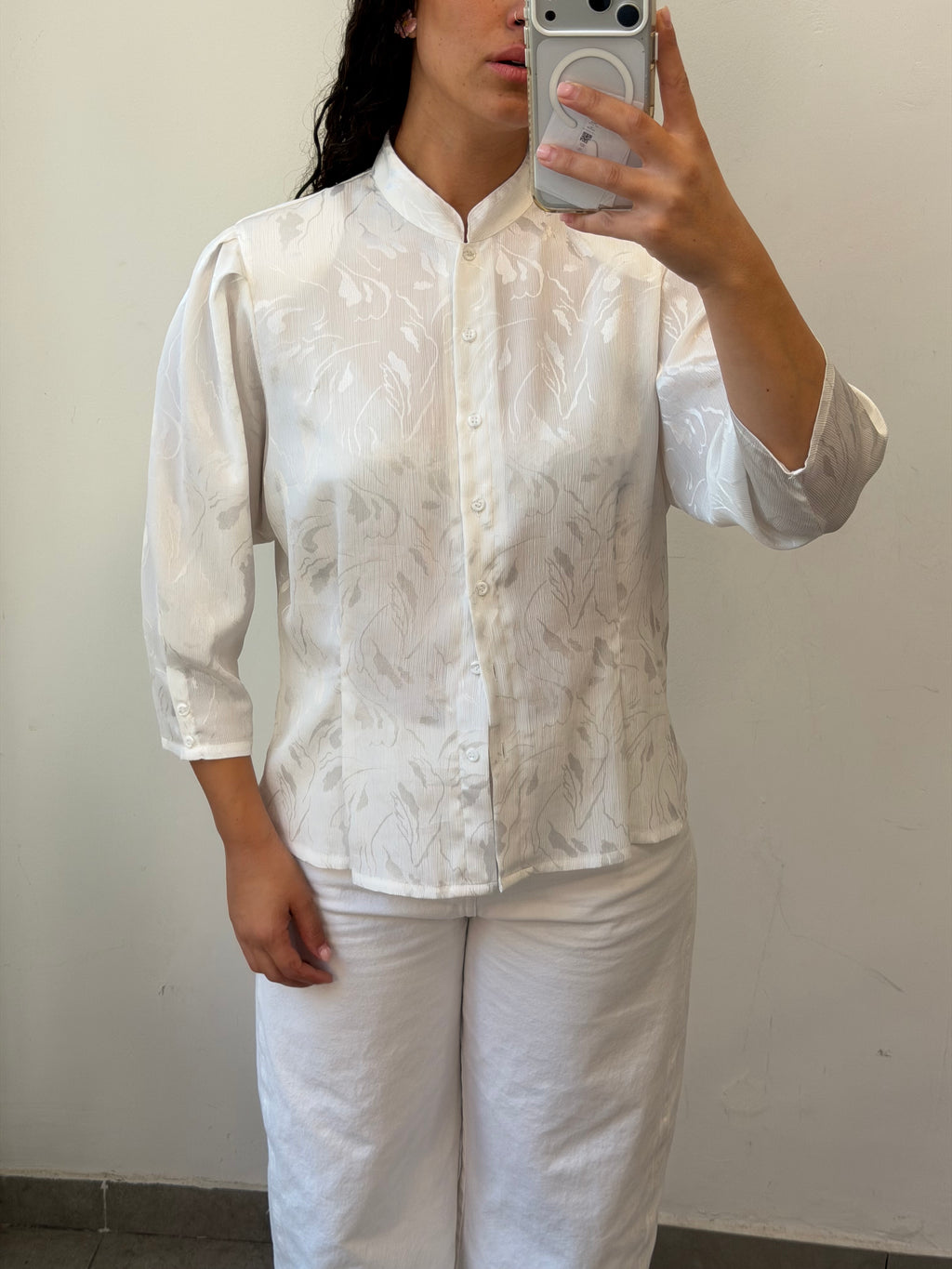 Botton-up shirt in white M