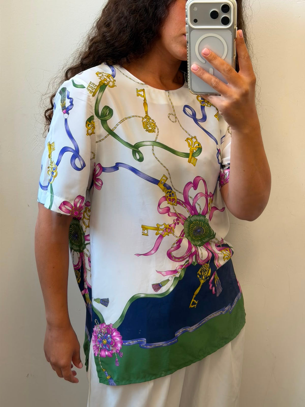 חולצה קצרה רומנטית בסגנון מטפחת L