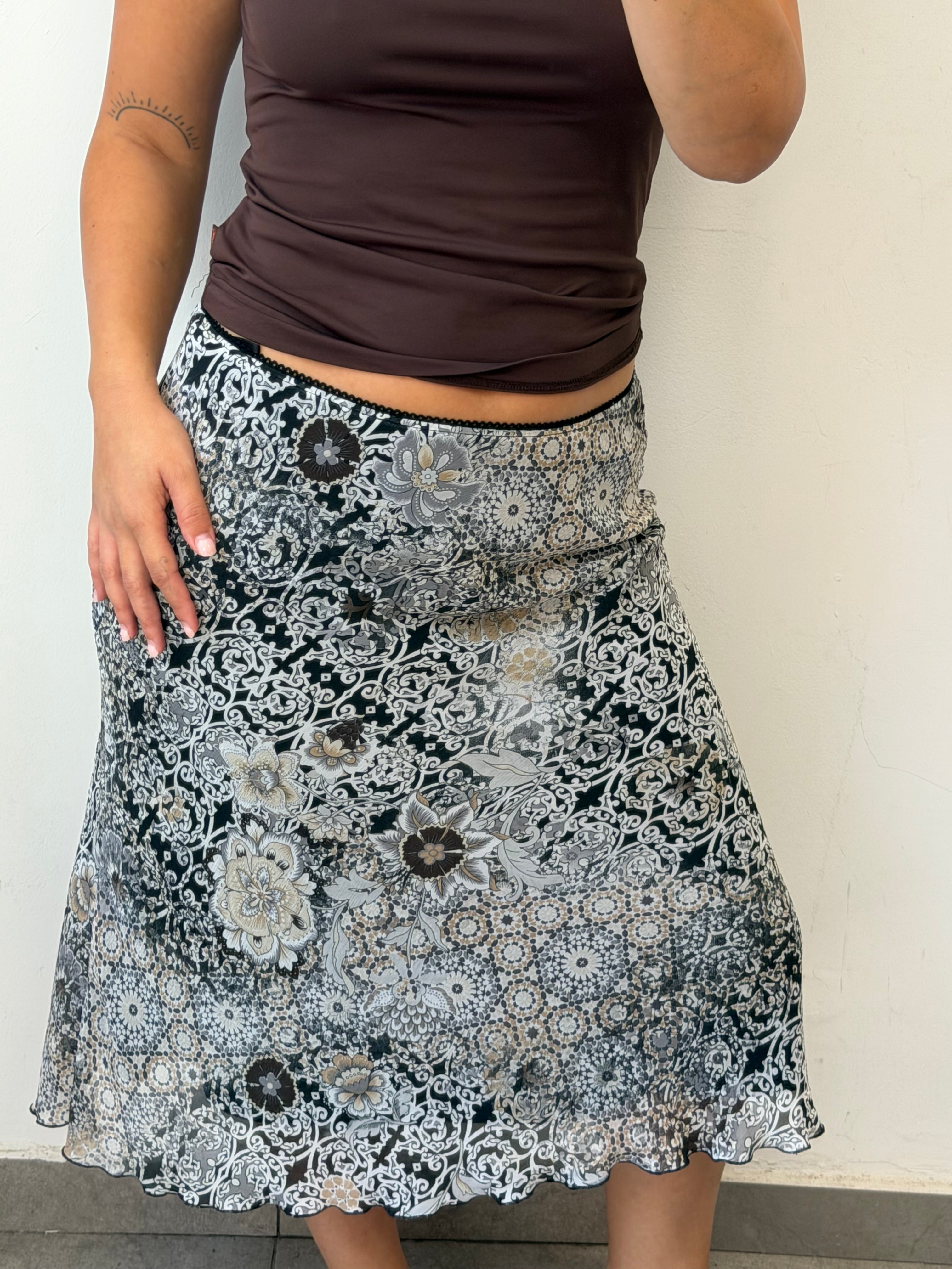 Flowery Mid-Length Skirt 40-42