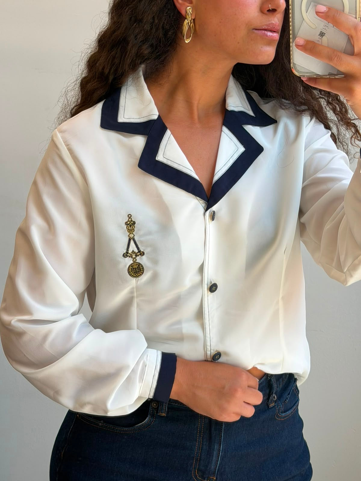 White&Navy Botton-up long sleeve shirt M-L
