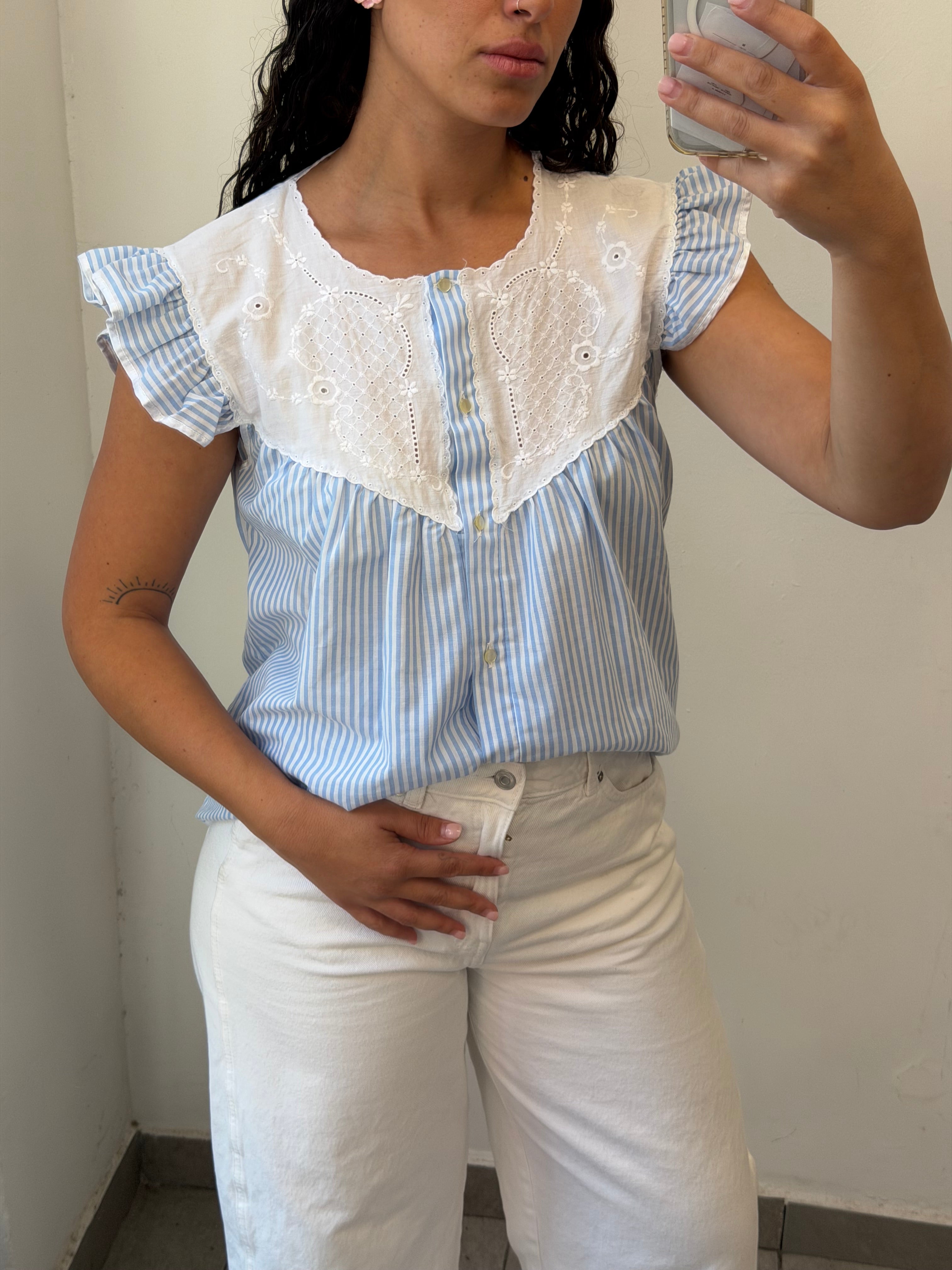 Romentic Striped Botton-up shirt in white M