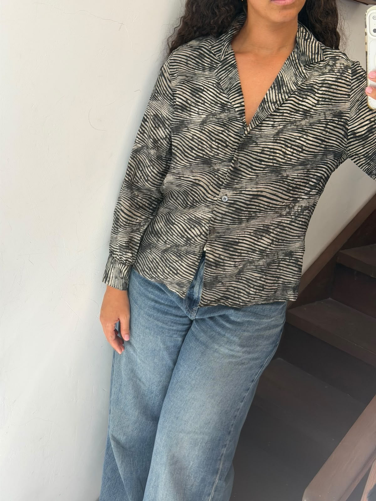 Abstract Zebra Print Button-Down Shirt Size M