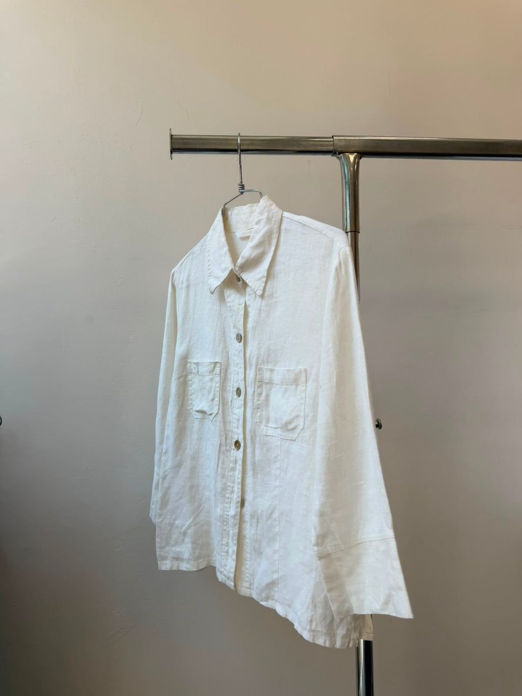 White Linen Botton-up long sleeve shirt S-M