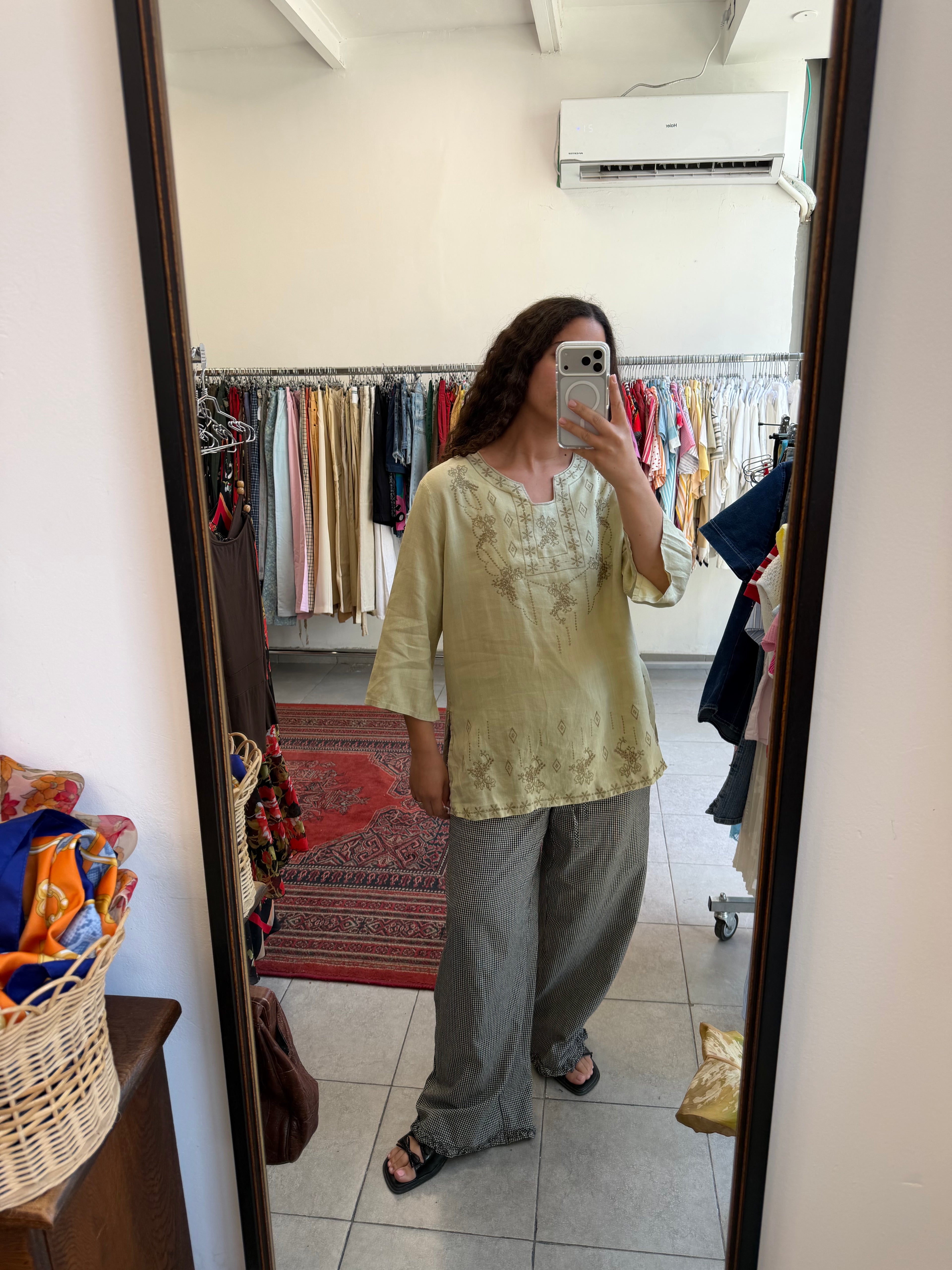 חולצה ירקרקה עם שרוולים 3/4 מפשתן עד XL