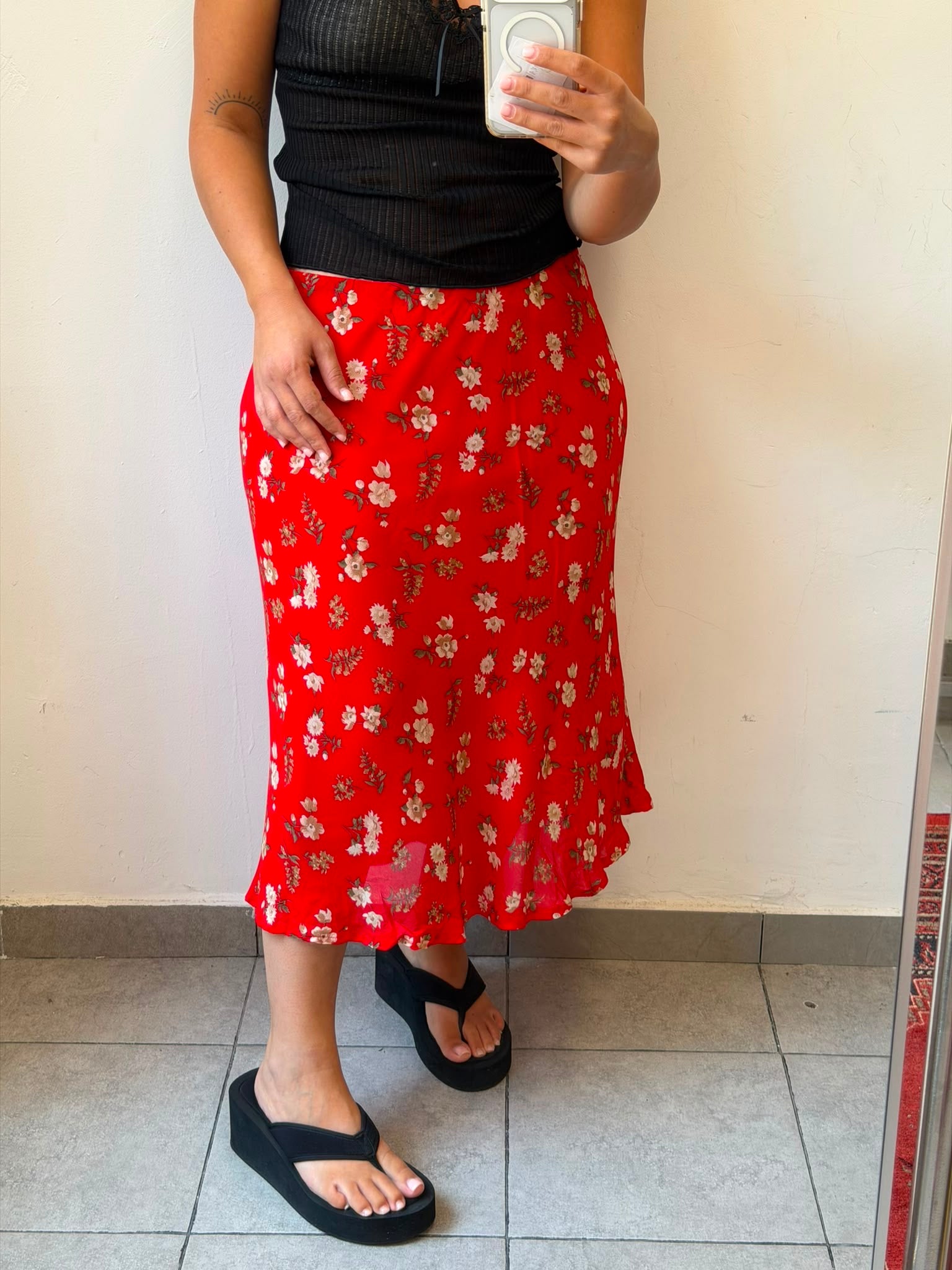 Flowery Red Mid-Length Skirt 44-46