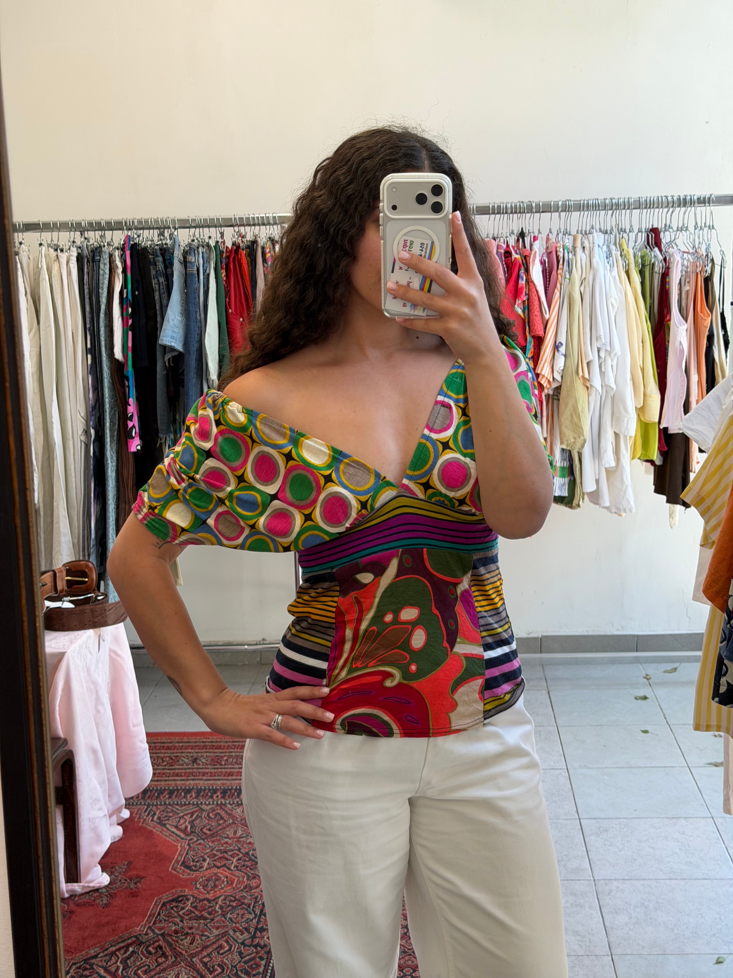 חולצה off shoulder בפרינט צבעוני מטריף M