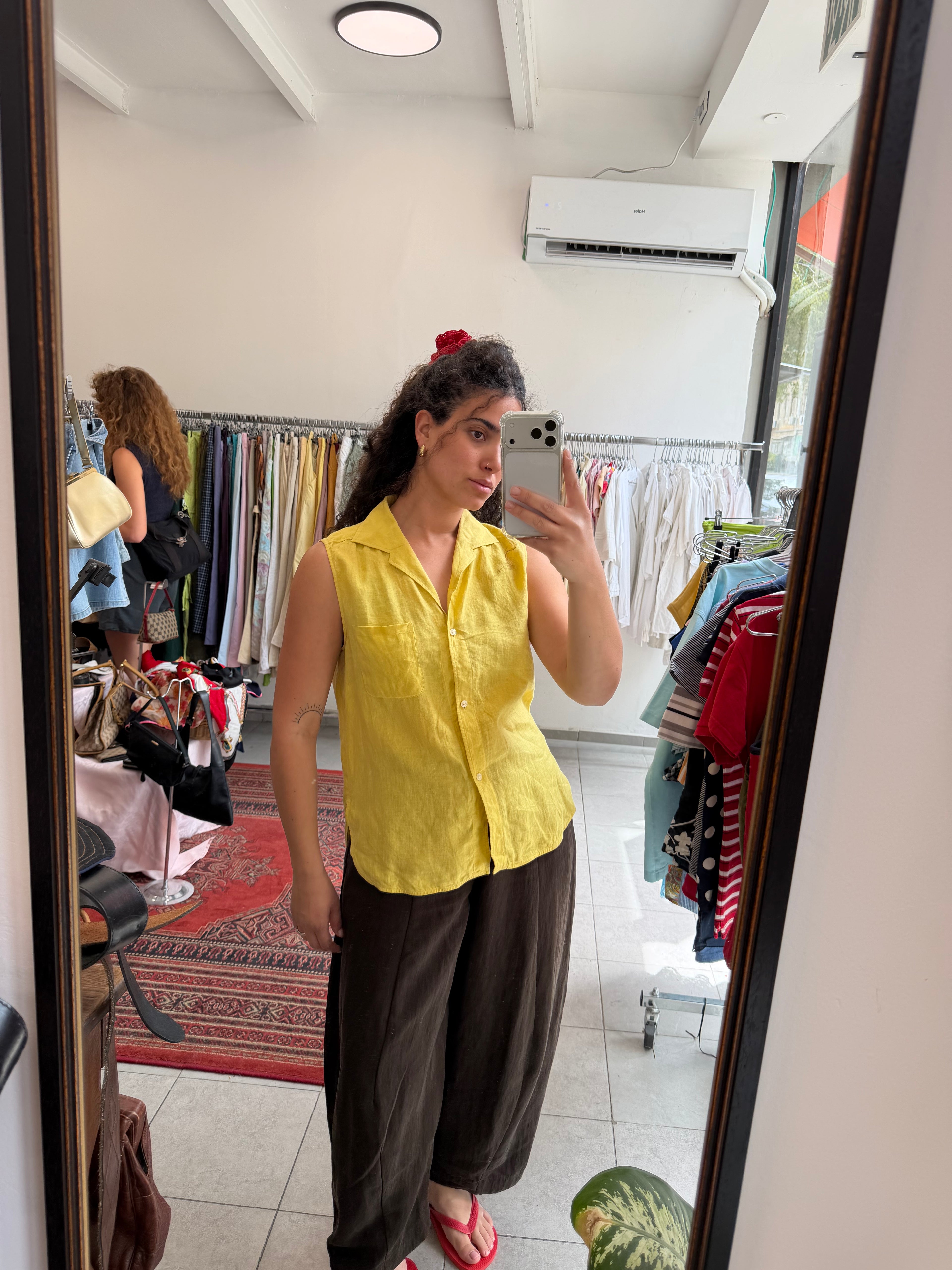 גופיית פשתן של max mara בצבע צהוב עד L
